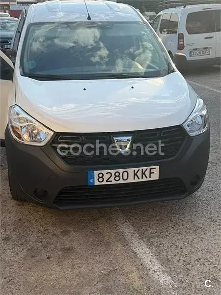 Usado Dacia Dokker Essentiel 102 CV (75 kW) 2018 Blanco Monovolumen