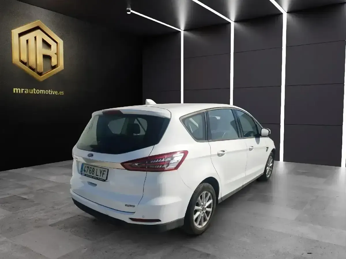 Usado Ford S-MAX Trend 190 CV (139 kW) 2022 Blanco Monovolumen
