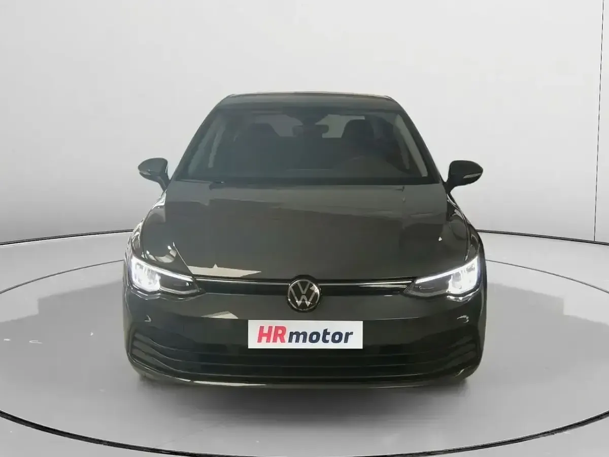 Usado VW Golf VIII Life 110 CV (80 kW) 2024 Gris Berlina