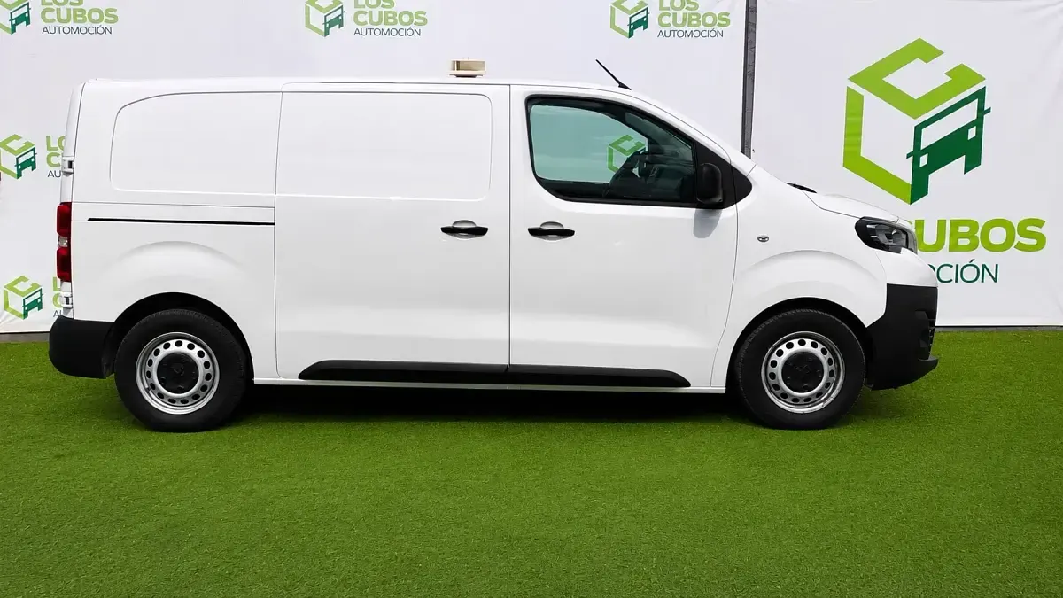 Usado Peugeot Expert Premium 115 CV (84 kW) 2018 Blanco Van