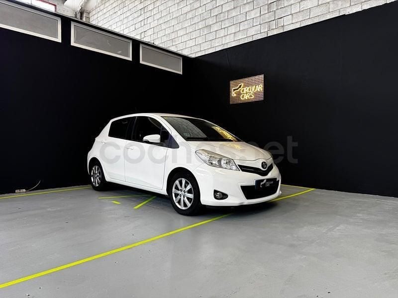 Begagnad Toyota Yaris Active 99 HK (72 kW) 2013 Vit Halvkombi