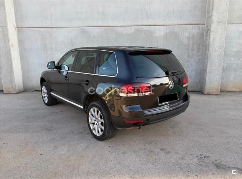 Usado VW Touareg 225 CV (165 kW) 2007 Negro SUV