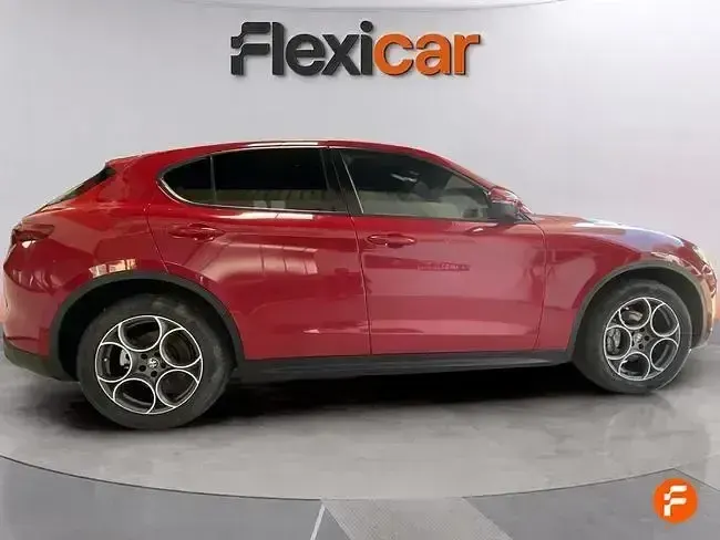 Usado Alfa Romeo Stelvio Sprint 190 CV (139 kW) 2022 Rojo SUV