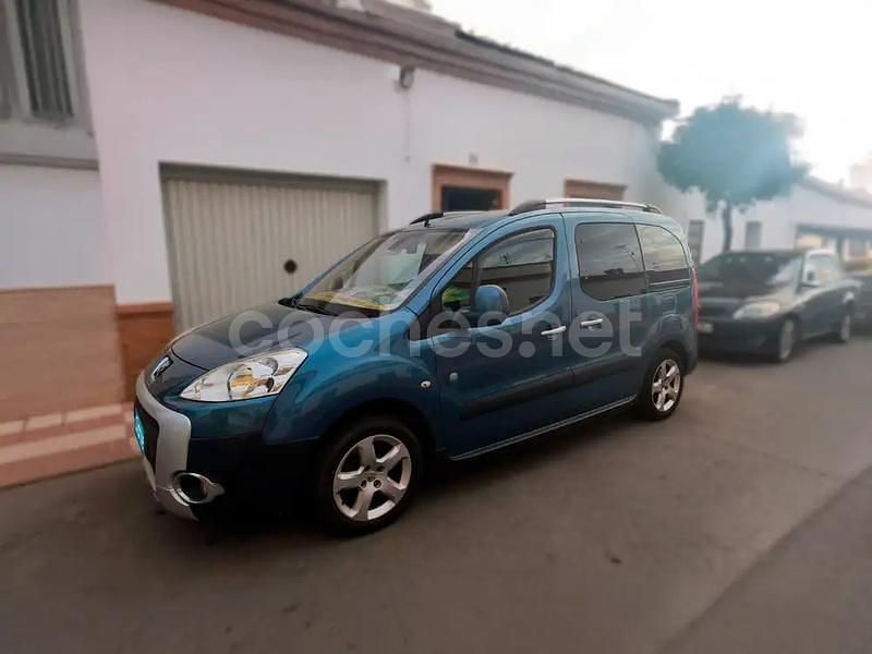 Usado Peugeot Partner Tepee Outdoor 110 CV (80 kW) 2008 Verde Monovolumen