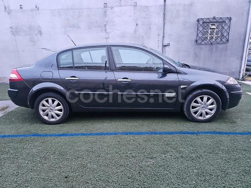 Usado Renault Mégane II Expression 115 CV (84 kW) 2005 Azul Berlina