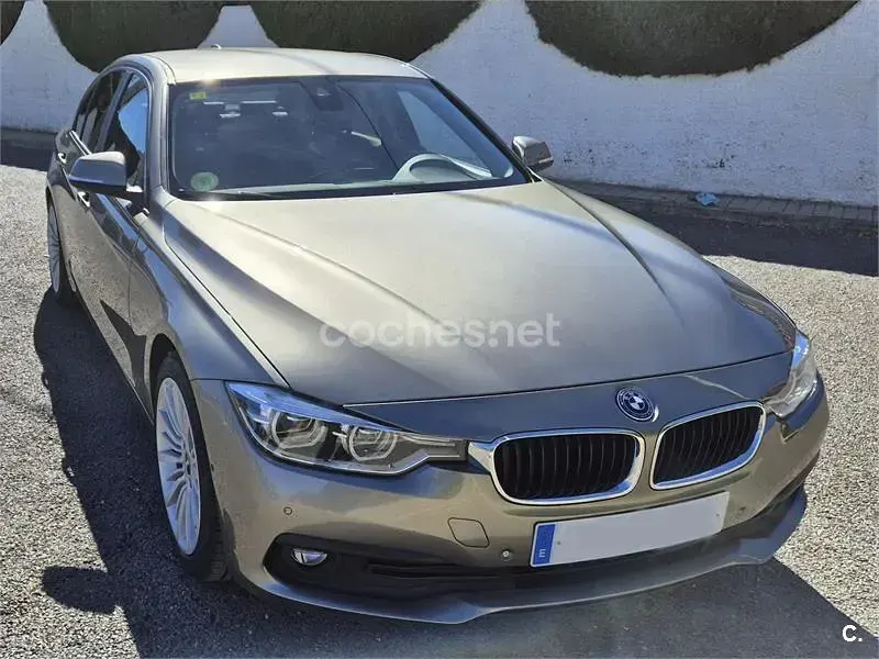Usado BMW 320 Efficient Dynamics 163 CV (119 kW) 2018 Gris / plata Berlina