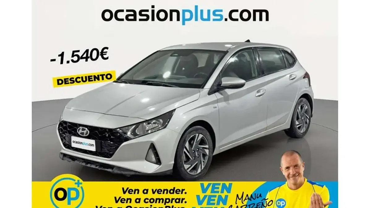 Usado Hyundai i20 101 CV (74 kW) 2022 Plateado Utilitario