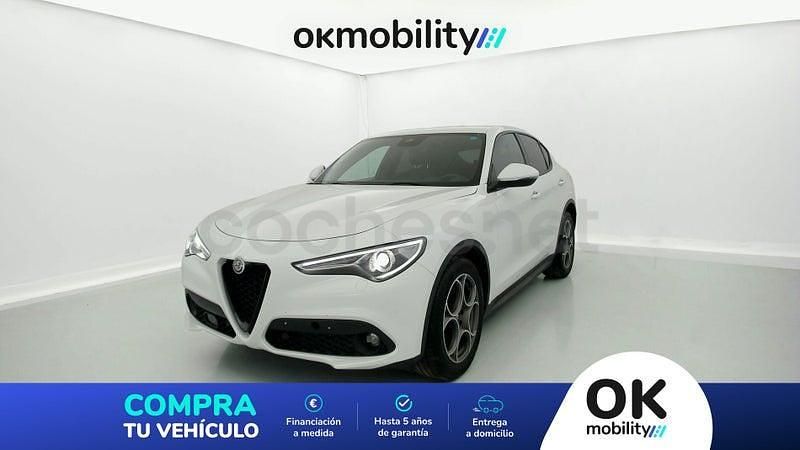 Usado Alfa Romeo Stelvio Sprint 160 CV (117 kW) 2022 Blanco SUV