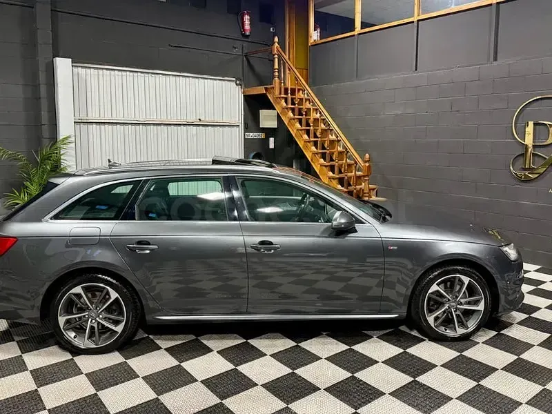 Usado Audi A4 S-Line 150 CV (110 kW) 2016 Gris / plata Familiar