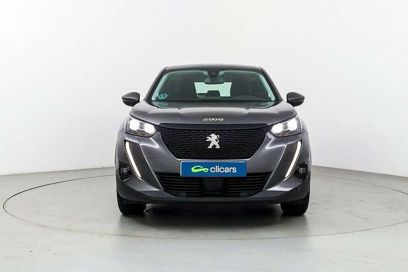 Usado Peugeot 2008 Active 110 CV (80 kW) 2021 Gris SUV