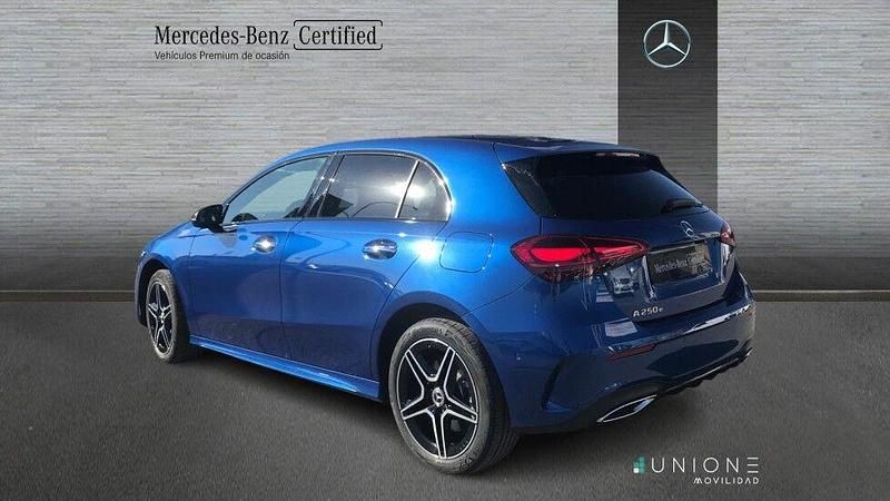 Usado Mercedes A250 218 CV (160 kW) 2024 Azul Berlina