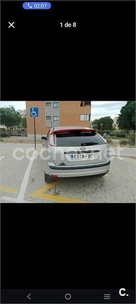 Usado Ford Focus Trend 100 CV (73 kW) 2006 Gris / plata Berlina