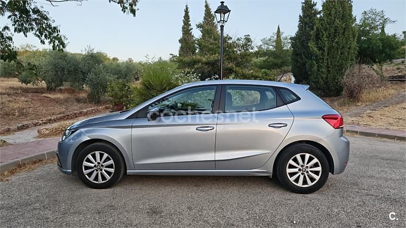 Usado Seat Ibiza Style 115 CV (84 kW) 2018 Gris / plata Utilitario