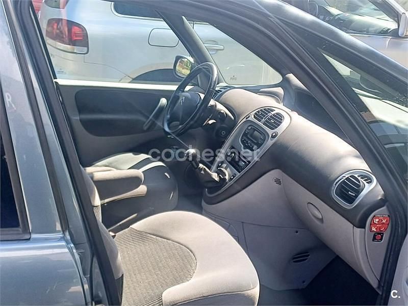 Gris / plata Usado 2010 Citroën Xsara Picasso Exclusive Monovolumen | 3500 € (Buen precio) - Imagen 1/4
