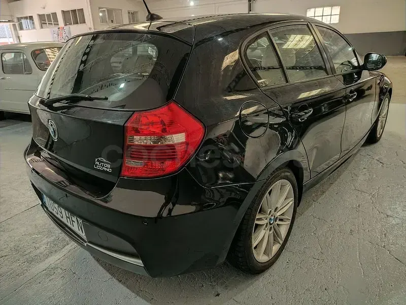Usado BMW 116 Sport Line 116 CV (85 kW) 2011 Negro Utilitario