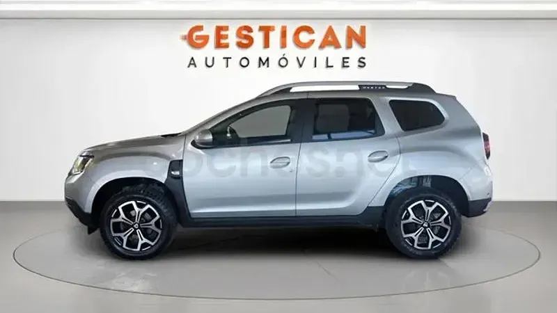 Usado Dacia Duster Prestige 130 CV (95 kW) 2021 Gris / plata SUV