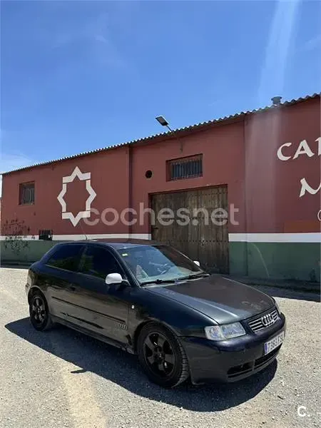 Usado Audi A3 Ambition 110 CV (80 kW) 2002 Negro Utilitario