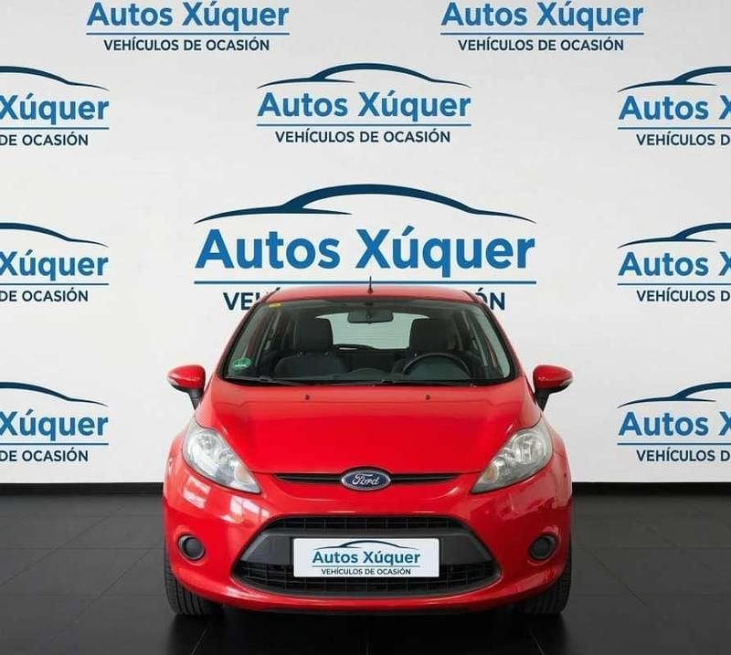 Usado Ford Fiesta Ambiente 60 CV (44 kW) 2009 Rojo Utilitario