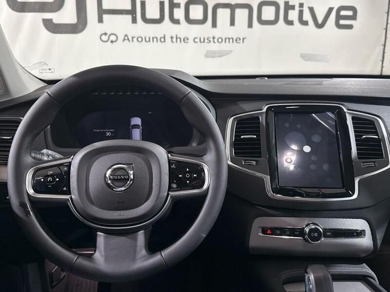Usado Volvo XC90 Core 250 CV (183 kW) 2024 Platinum grey (metalizado) SUV