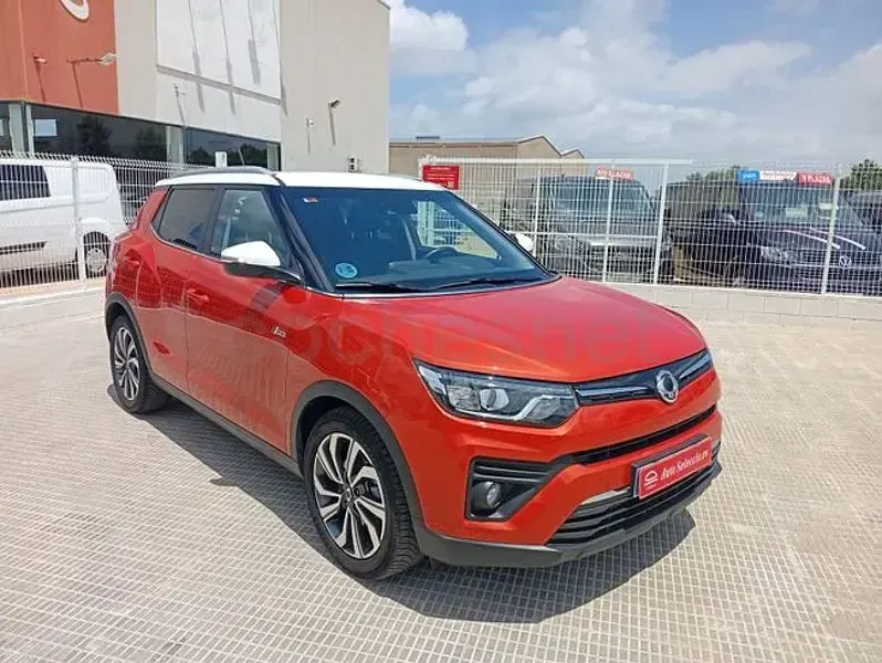 Usado SsangYong Tivoli Limited 163 CV (119 kW) 2019 Naranja SUV
