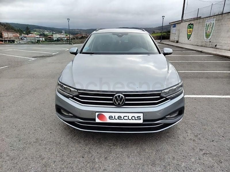 Usado VW Passat Executive 122 CV (89 kW) 2021 Gris / plata Familiar