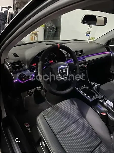 Usado Audi A4 140 CV (102 kW) 2005 Gris / plata Berlina