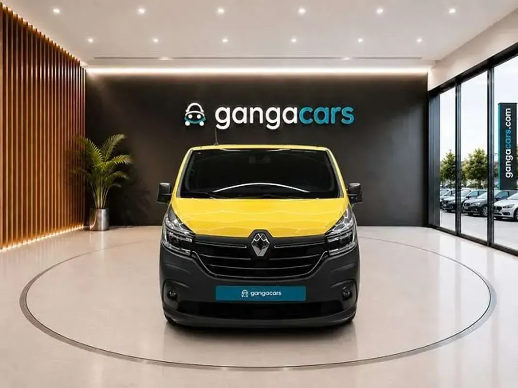 Usado Renault Trafic 120 CV (88 kW) 2021 Amarillo Monovolumen