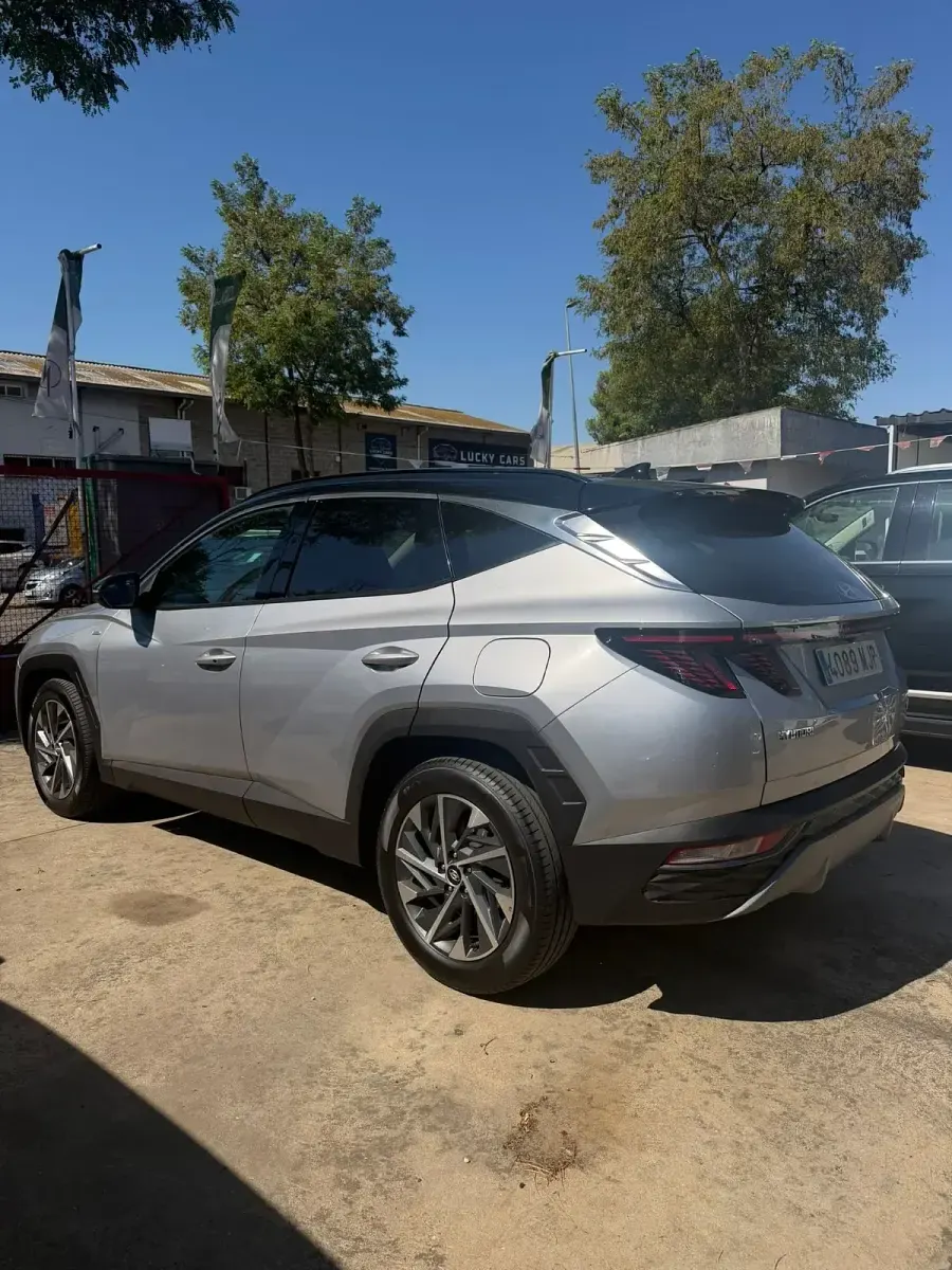 Usado Hyundai Tucson 136 CV (100 kW) 2023 Gris SUV