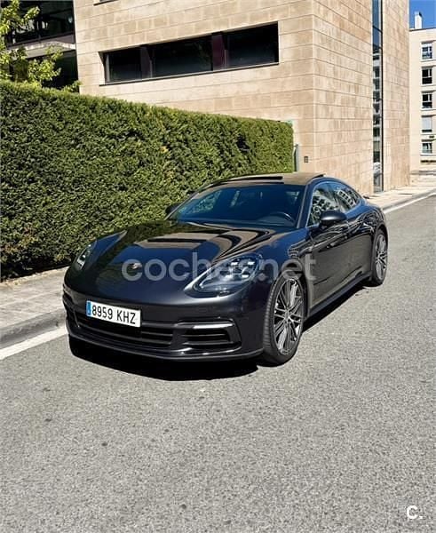 Begagnad Porsche Panamera 4 330 HK (242 kW) 2019 Svart Sedan