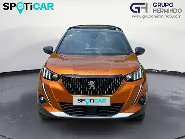 Usado Peugeot 2008 GT-line 130 CV (95 kW) 2021 Naranja SUV