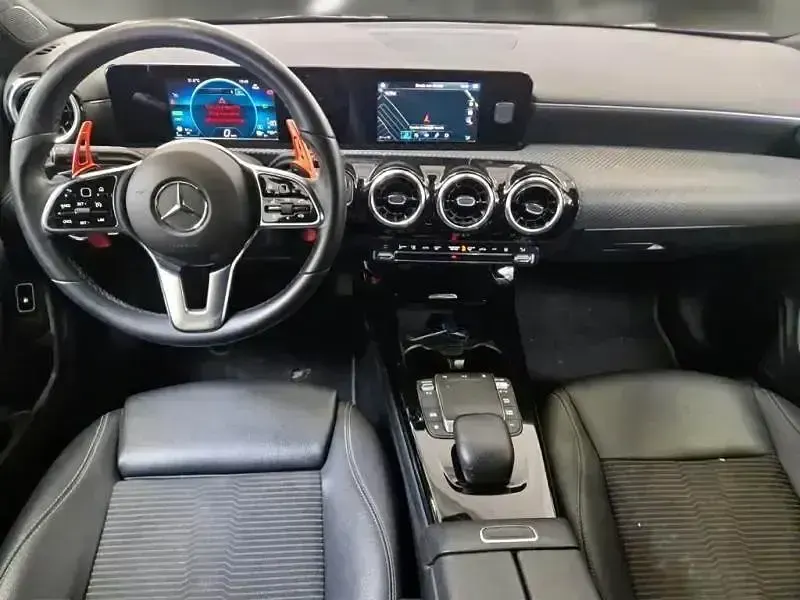 Usado Mercedes CLA250e Shooting Brake 218 CV (160 kW) 2022 Gris / plata Familiar
