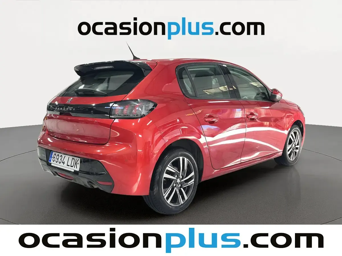 Usado Peugeot 208 Allure 100 CV (73 kW) 2019 Rojo Utilitario