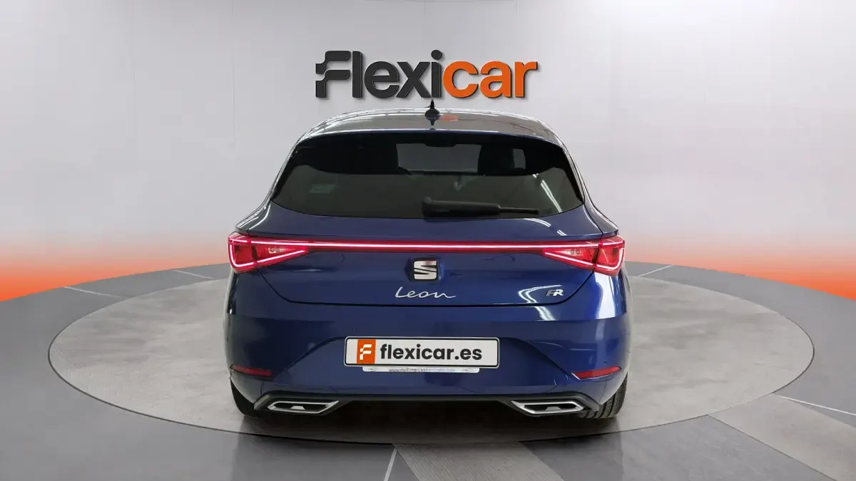 Usado Seat Leon FR 150 CV (110 kW) 2020 Azul Berlina