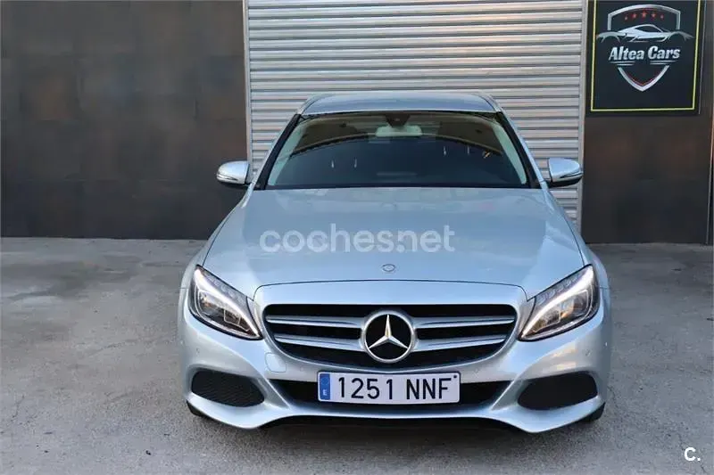 Usado Mercedes C250 Avantgarde 204 CV (150 kW) 2017 Azul Familiar