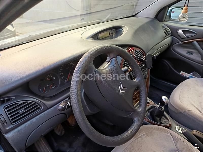 Usado Citroën C5 138 CV (101 kW) 2004 Azul Berlina