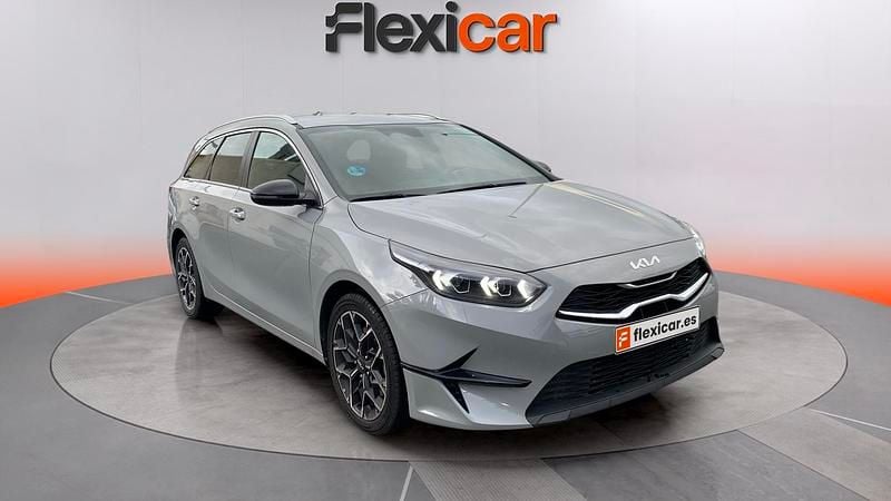 Usado Kia Ceed 100 CV (73 kW) 2025 Beige Utilitario