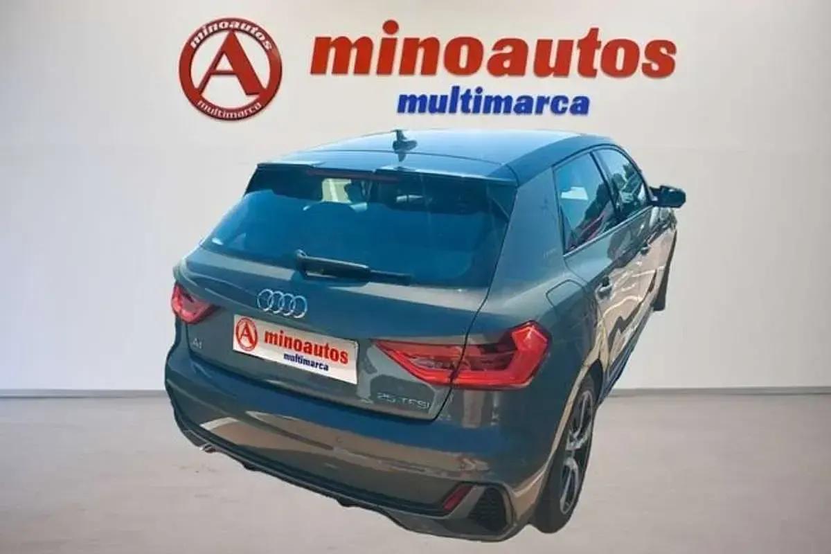 Usado Audi A1 Sportback S-Line 95 CV (69 kW) 2020 Gris Utilitario