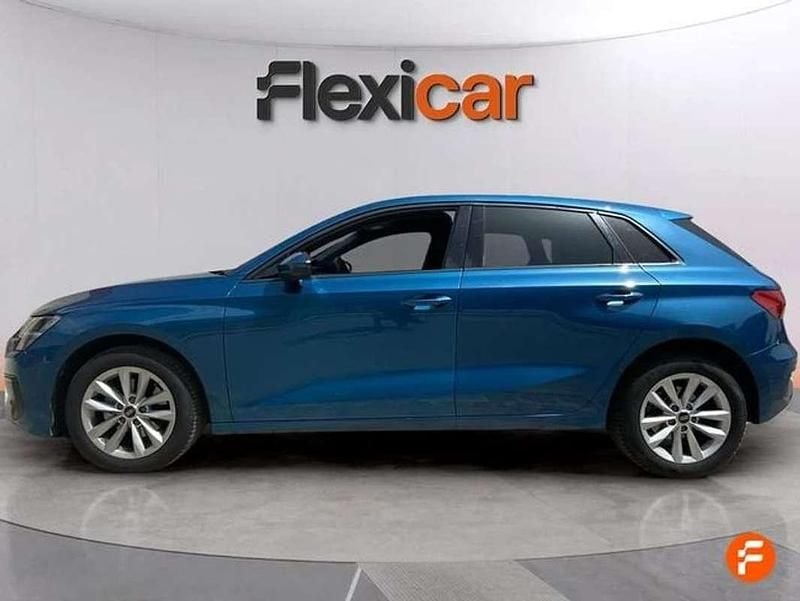 Usado Audi A3 110 HP (80 kW) 2023 Azul Sedan