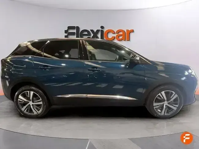 Käytetty Peugeot 3008 Allure 130 HP (95 kW) 2023 Sininen Katumaasturi