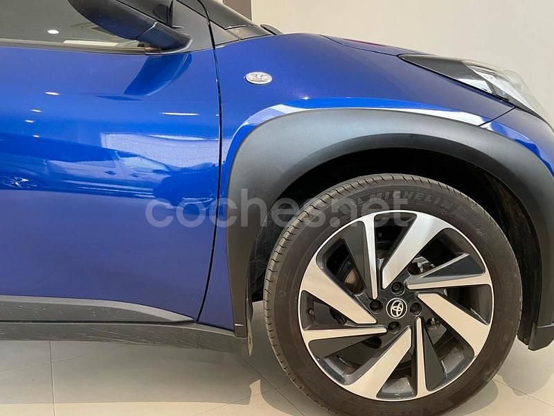 Usado Toyota Aygo X Edition 72 CV (52 kW) 2022 Azul SUV
