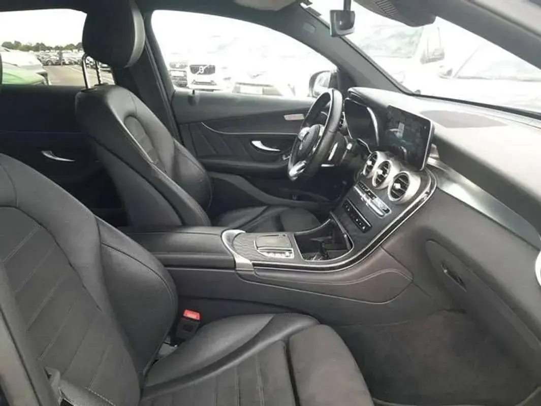 Usado Mercedes GLC200 AMG line 197 CV (144 kW) 2019 Azul SUV