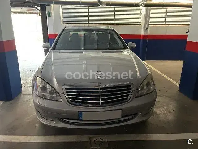Usado Mercedes S500 306 CV (225 kW) 2006 Gris / plata Berlina