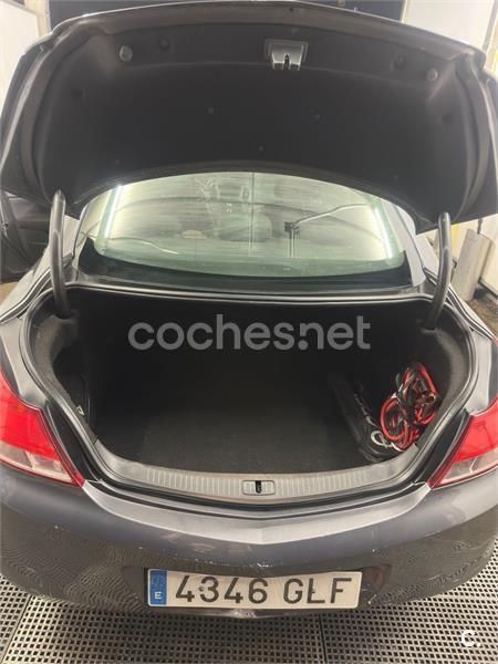 Gris / plata Usado 2009 Opel Insignia Edition Berlina | 4700 € (Buen precio) - Imagen 1/4