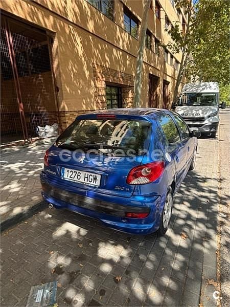 Usado Peugeot 206+ 70 CV (51 kW) 2011 Azul Utilitario