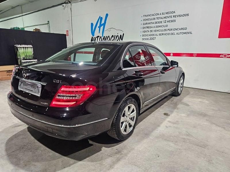Usado Mercedes C200 Avantgarde 136 CV (100 kW) 2012 Negro Berlina
