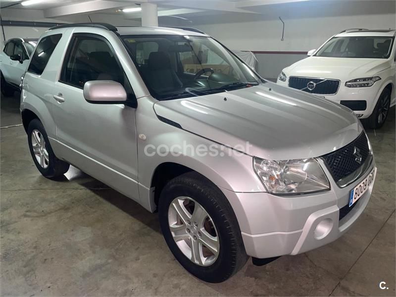 Usado Suzuki Grand Vitara 106 CV (77 kW) 2008 Gris / plata SUV