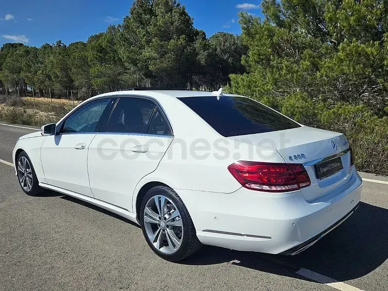 Usado Mercedes E300 Avantgarde 231 CV (169 kW) 2013 Blanco Berlina