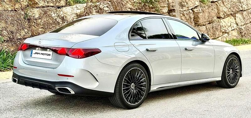 Usado Mercedes E220 197 CV (144 kW) 2024 Gris Berlina