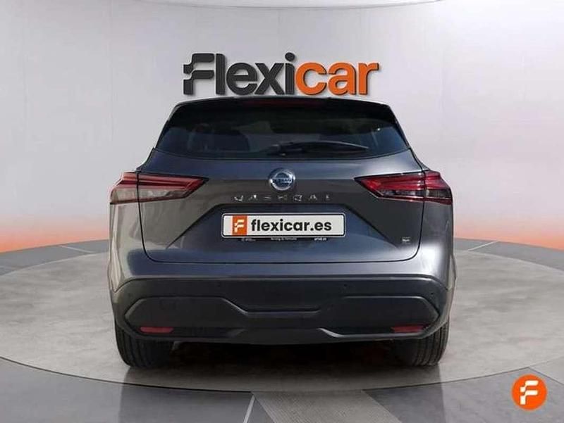 Usado Nissan Qashqai Acenta 158 CV (116 kW) 2021 Gris SUV