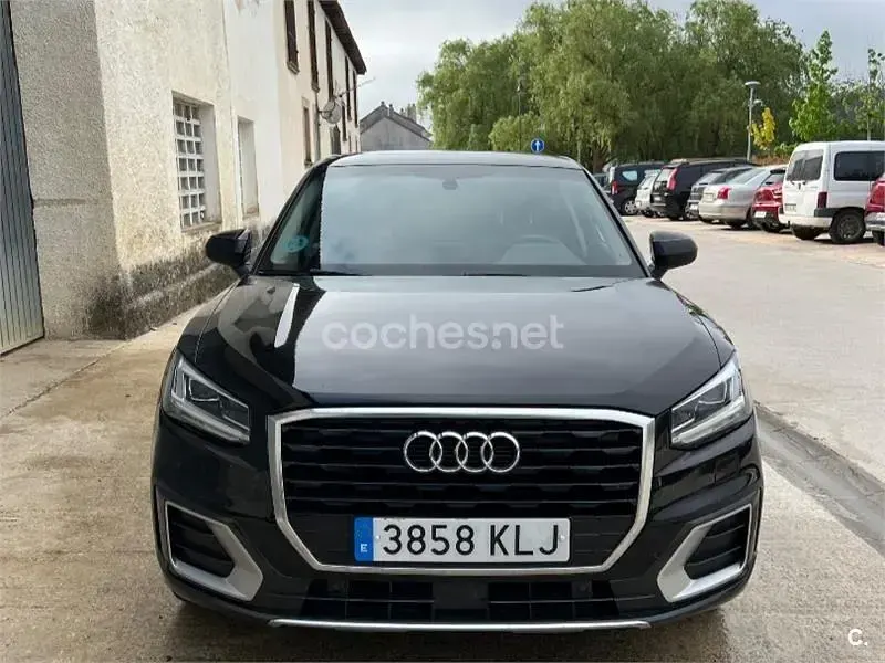 Usado Audi Q2 Design 116 CV (85 kW) 2018 Negro SUV